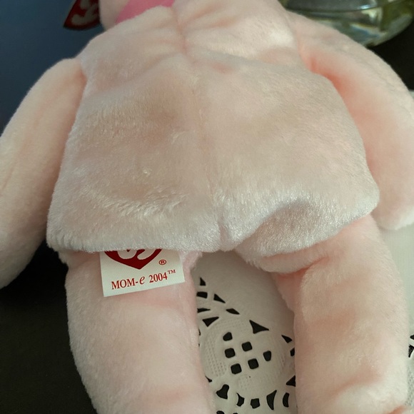 🌷 “MOM-E” RETIRED TY BEANIE BABY BEAR. DATED 2004! MWMT! APPROX 8”. - Picture 5 of 7